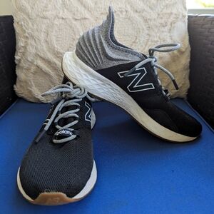Womens New Balance Fresh Foam ROAV Sneakers s:9